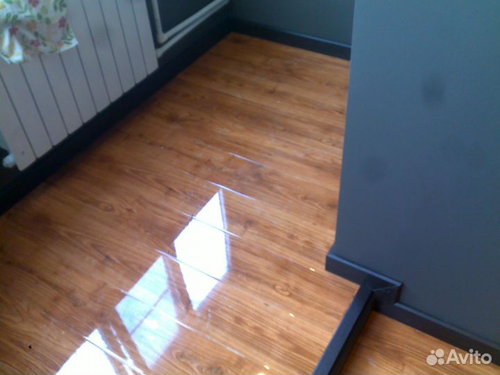 Укладка ламината, кварцвинила