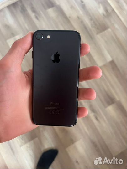 Телефон iPhone 7