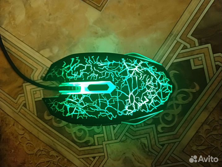 Игровая клавиатура и мышь