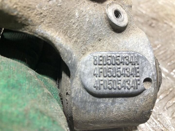 Кулак задний правый Audi A6 c6 C6