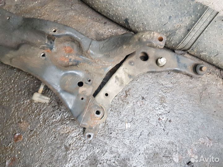 Подрамник передний Mitsubishi Lancer 9 2004г