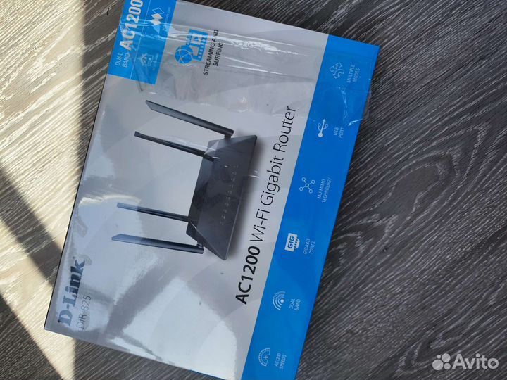 Wifi роутер D-Link Dir-825 AC1200