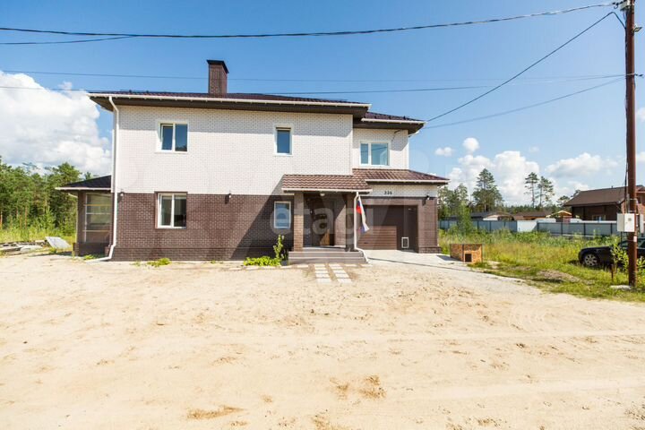 Дом 194 м² на участке 8,8 сот.