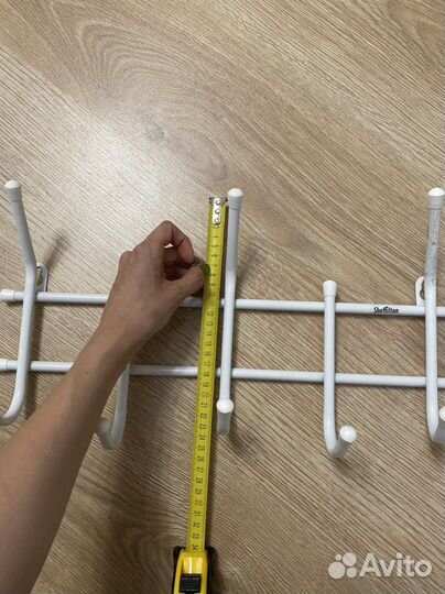 Вешалка настенная металлическая