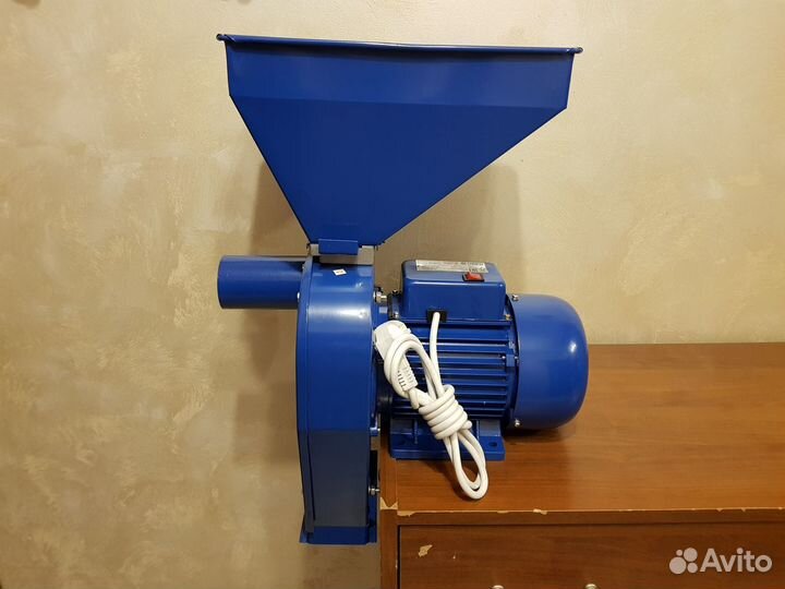 Кормоизмельчитель Зубр-3C