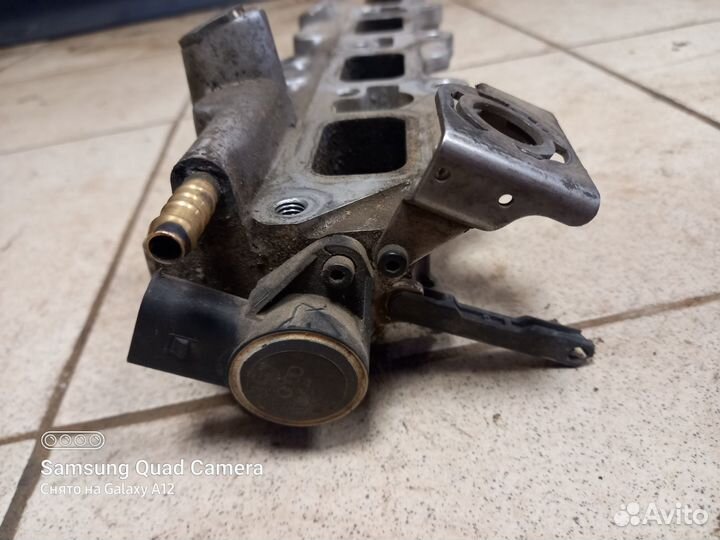 Топливная рампа Volkswagen Golf 5 2004