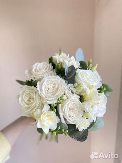 Свадебный букет невесты + бутоньерка (в подарок)