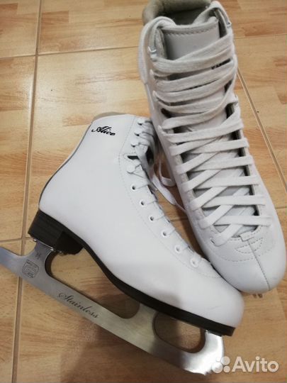 Коньки фигурные