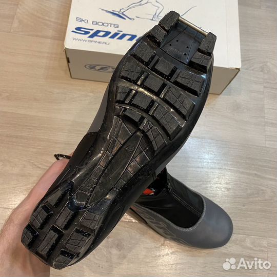 Лыжные ботинки spine