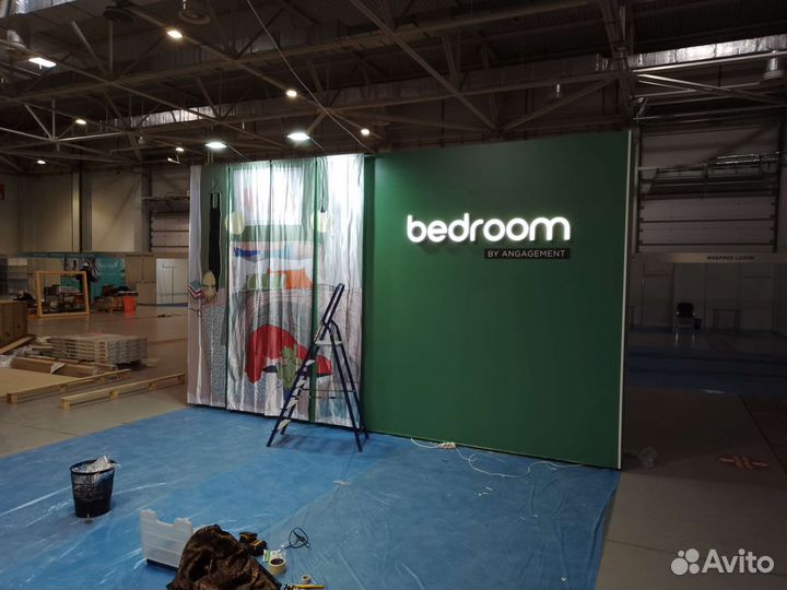 Монтаж наружной рекламы, бригада монтажников