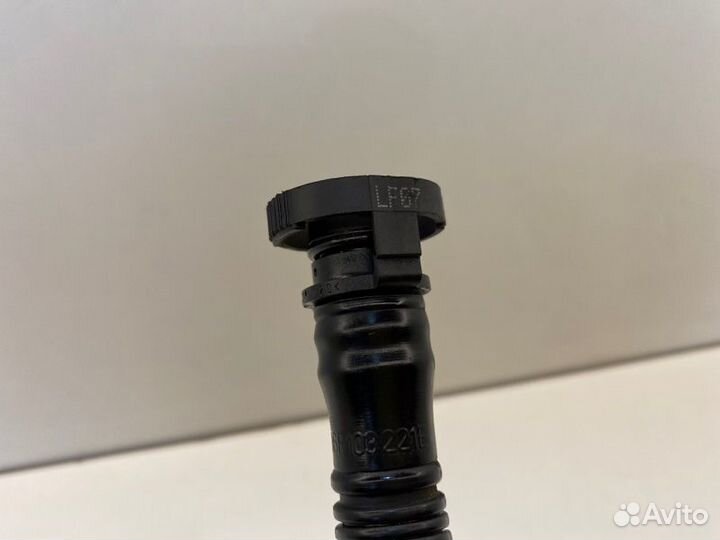 Трубка картерных газов Audi A6 C6 2.0 2008