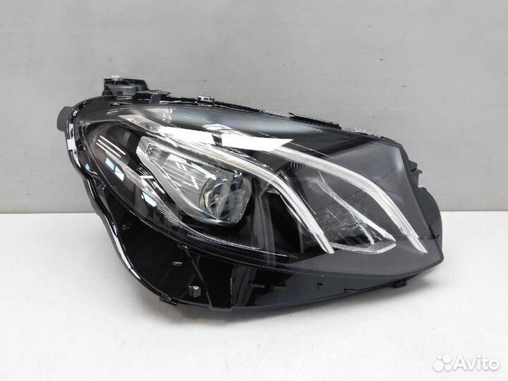 Фара правая Mercedes-Benz E-Class