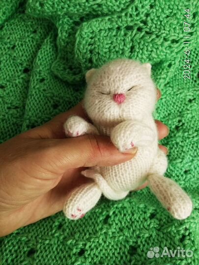 Спящий Котёнок спицами Мягкая игрушка вязаная