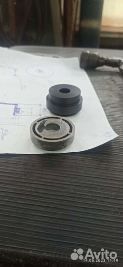 Опорная шайба на винтовой вал
