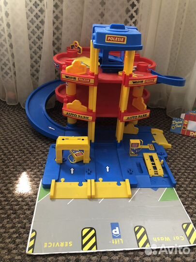 Паркинг Полесье