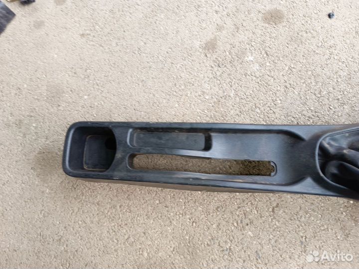 Декоративная накладка центральной консоли Geely MK