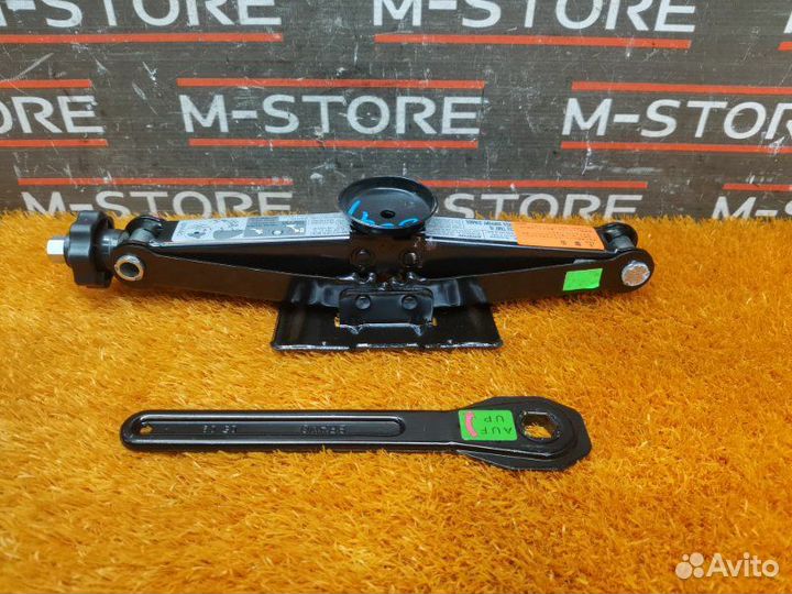 Домкрат Mercedes-Benz A-Class W169 266.940 2009