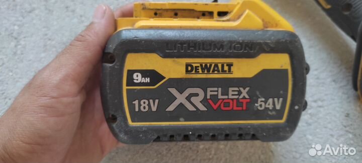Ушм Dewalt DCG418 + АКБ 9A/h