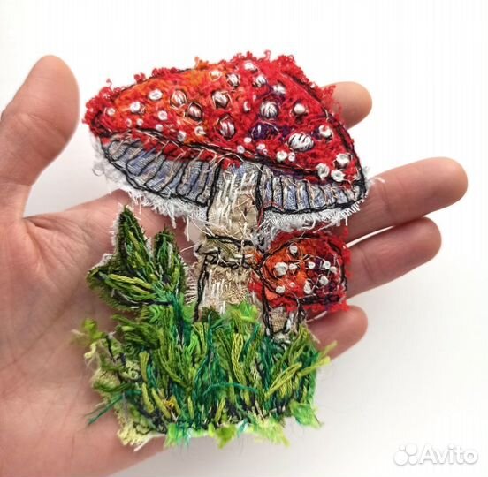 Аппликация Гранат, ручная вышивка, в наличии
