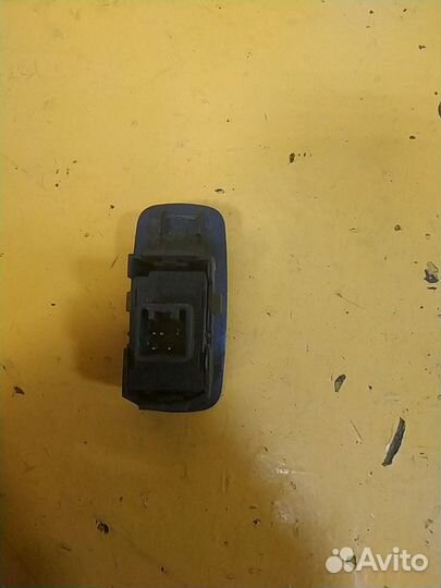 Кнопка электроподъемника Тойота toyota