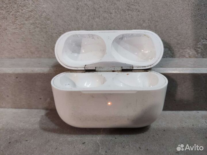 Чехол с аккумулятором Apple