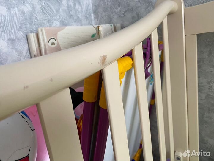 Детская кроватка с продольным маятником