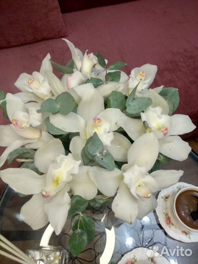 Цветы и подарки