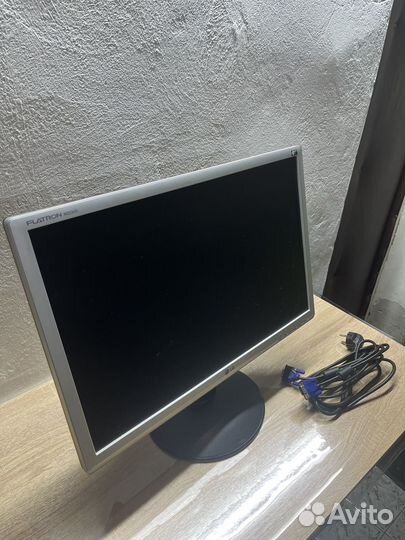 Монитор LG flatron W2234S