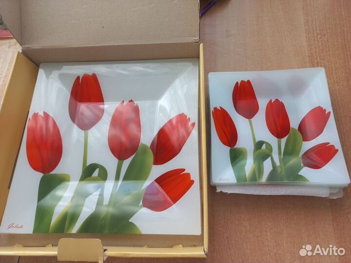 Набор тарелок новый 6+1 в коробке