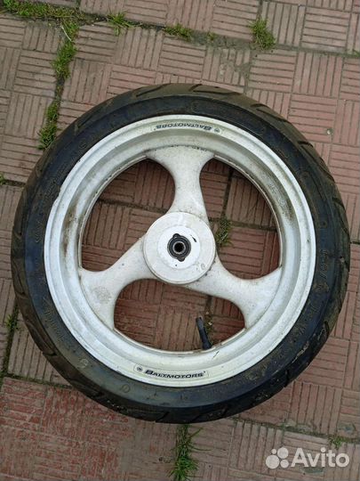 Переднее колесо