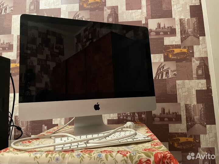 Компьютер iMac - 2011 год