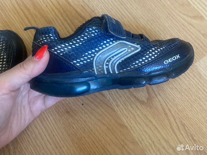 Кроссовки geox 28