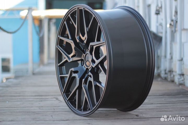 Кованые диски R22 GT Forged на Mercedes G -class