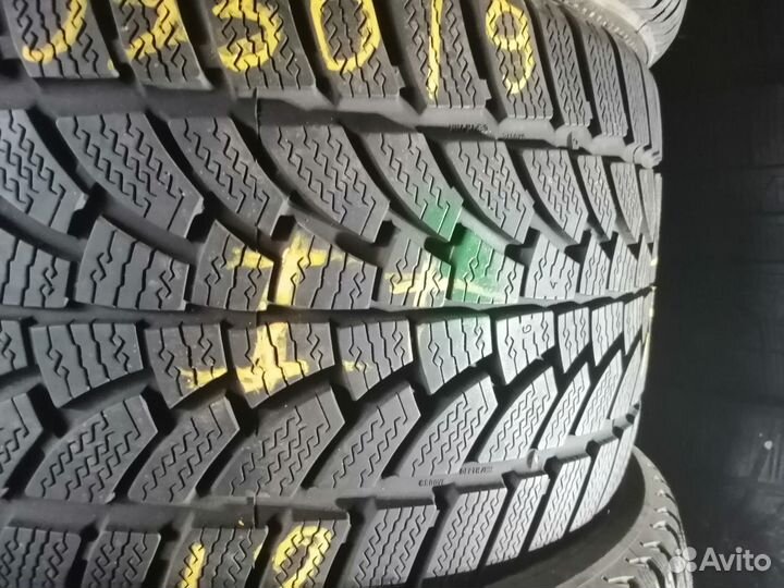 Nokian Tyres WR 235/35 R19 и 295/30 R19