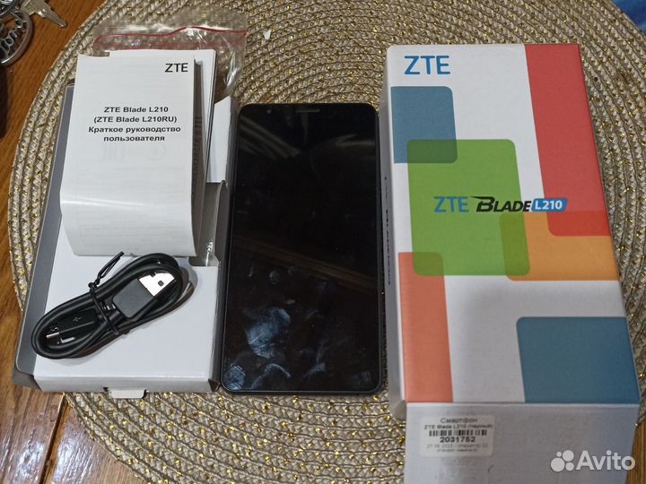 ZTE Blade L220, 2/32 ГБ