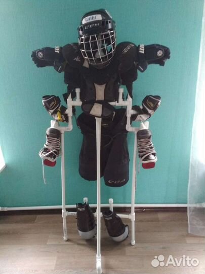 Вешалка для хоккейной формы напольная