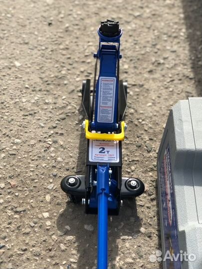 Гидравлический подкатной домкрат