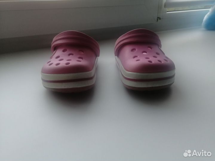 Сандали crocs