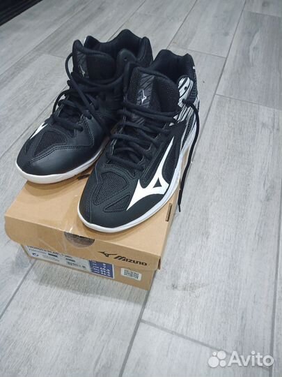 Mizuno thunder blade 3 mid