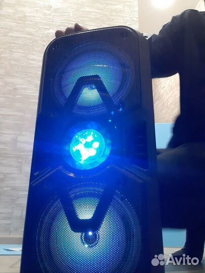 Большая колонка +пульт+караоке, блютуз система
