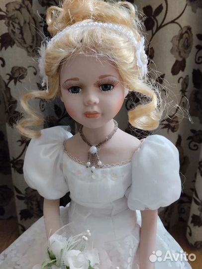 Фарфоровая кукла интерьерная невеста