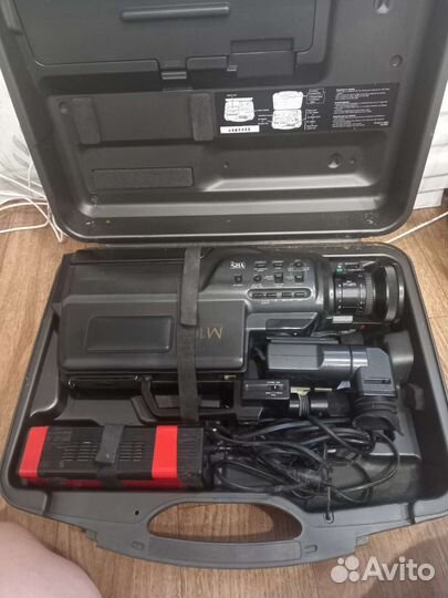 Видеокамера кассетная Panasonic М-10
