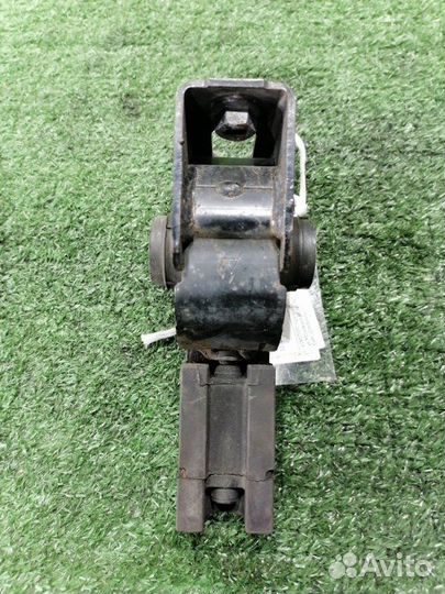 Подушка двигателя передняя Toyota Voxy ZRR70