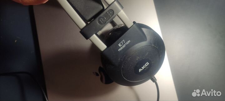 Наушники AKG K77