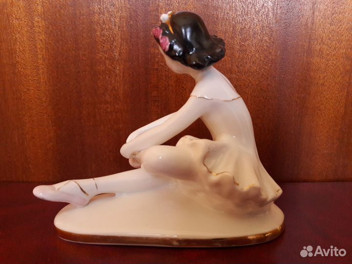 Статуэтка фарфоровая Юная балерина Дашенька, лфз