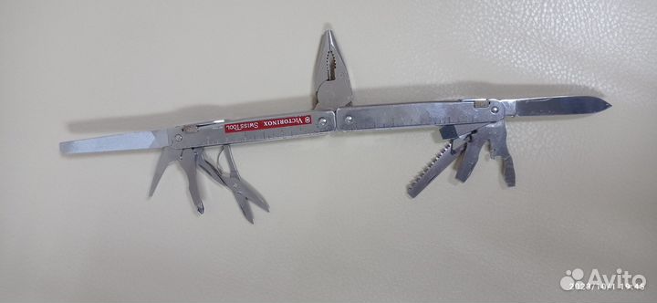 Мультитул victorinox swisstool