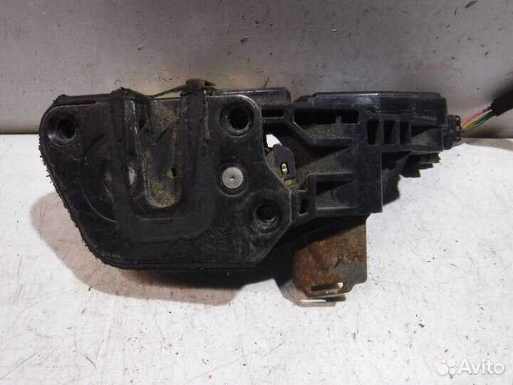 Замок двери передней левой Hyundai Elantra III