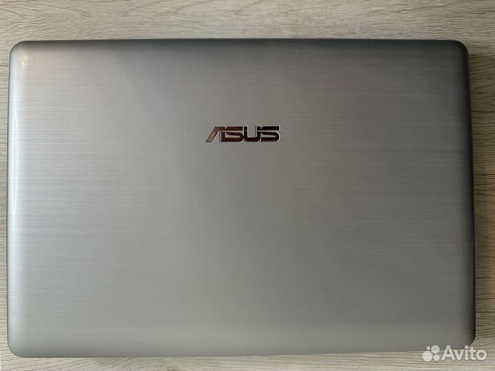 Ноутбук asus eee pc 1215B