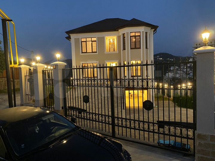 Коттедж 367 м² на участке 11,8 сот.