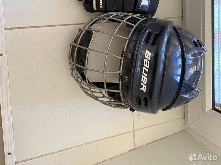 Хоккейный шлем